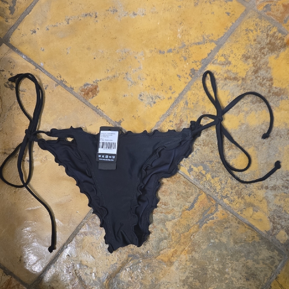RELLECIGA Black Ruffled Tie-Side Bikini Bottom